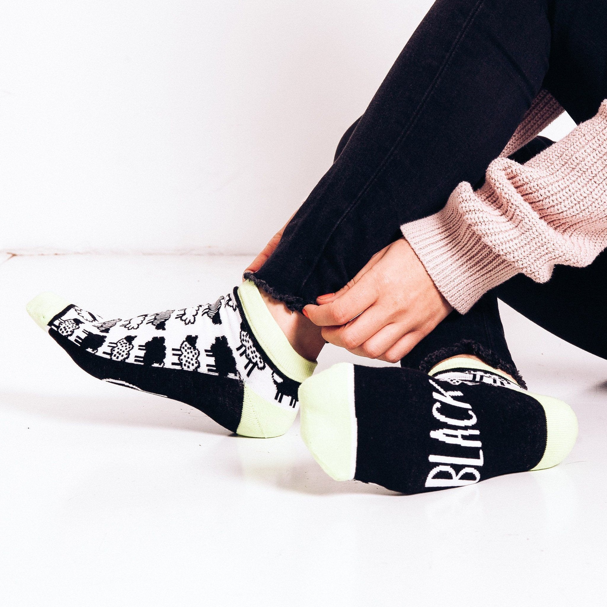 Black Sheep Shortie Sock - [aka]